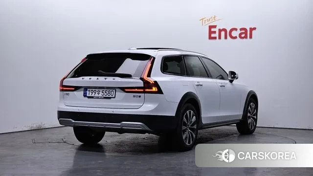 Volvo V90 Cross-Country 2024 Белый из Кореи