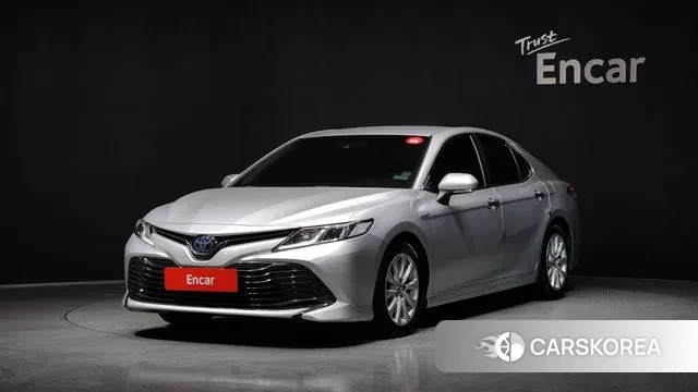 Toyota Camry (XV70) 2019 Серебристо-серый из Кореи