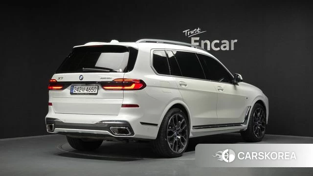 BMW X7 (G07) 2023 Белый из Кореи
