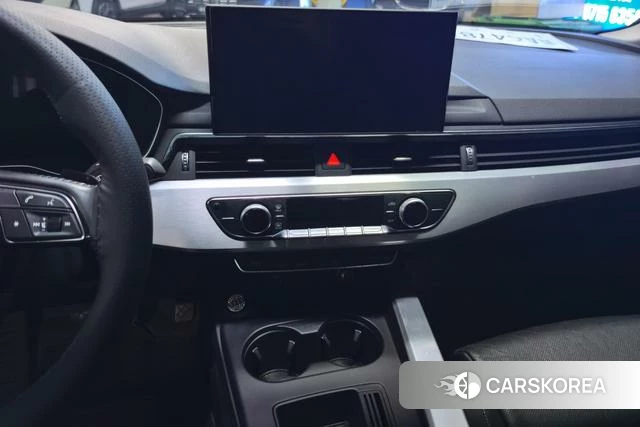 Audi A4L 2021 Белый из Китая