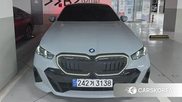 BMW 5 Series (G60) 2024 Серый из Кореи