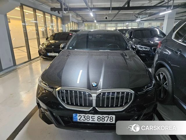 BMW 5 Series (G60) 2024 Серый из Кореи