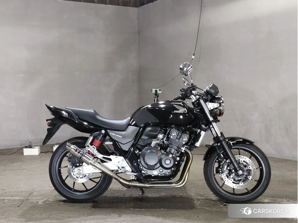 Проданный Honda CB400SF 2021 из Японии