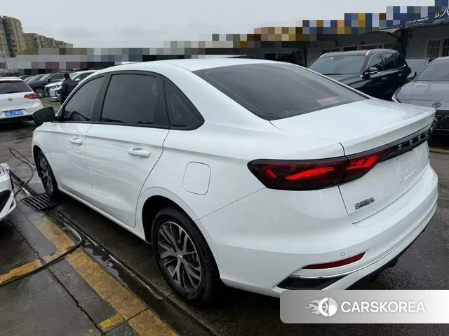 Geely Automobile Emgrand 2025 Белый из Китая
