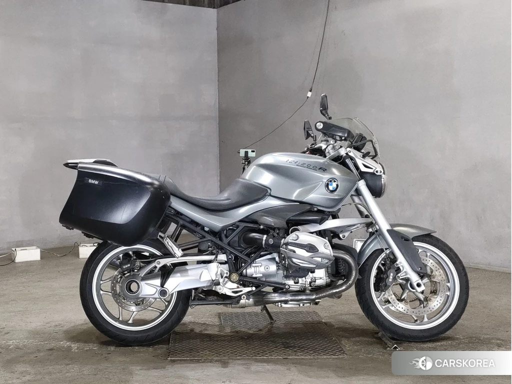 Проданный BMW R1200R 2010 из Японии
