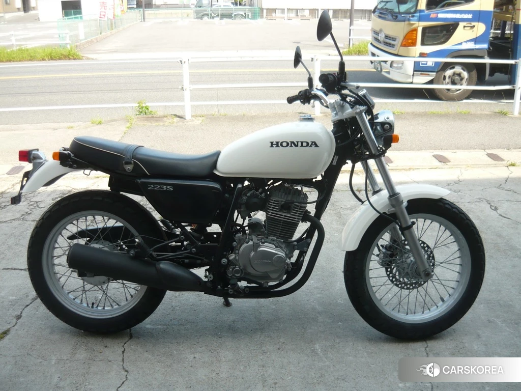 Проданный Honda CB223S 2012 из Японии