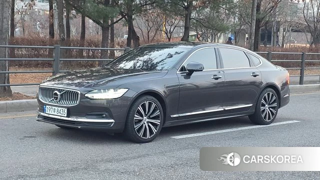 Volvo S90 2023 Серый из Кореи