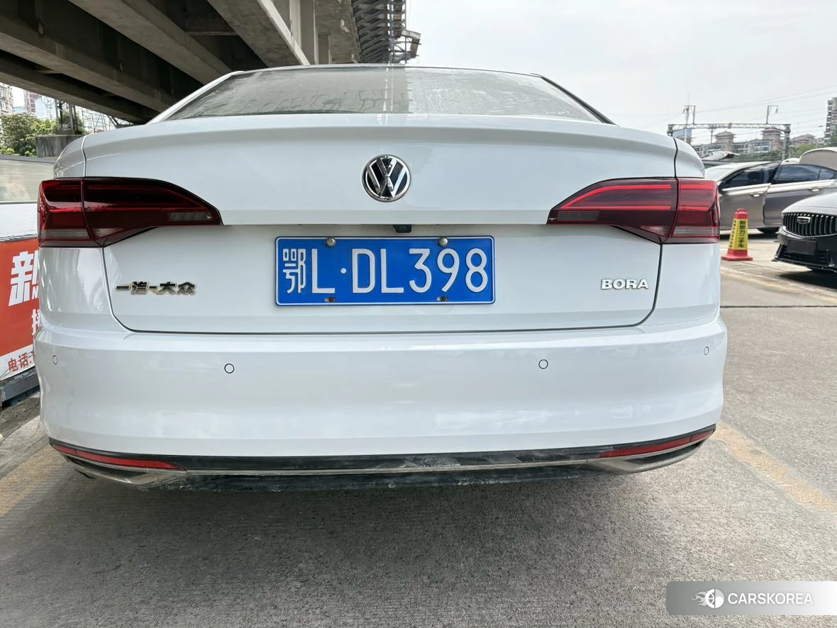 Volkswagen Bora 2019 Белый из Китая
