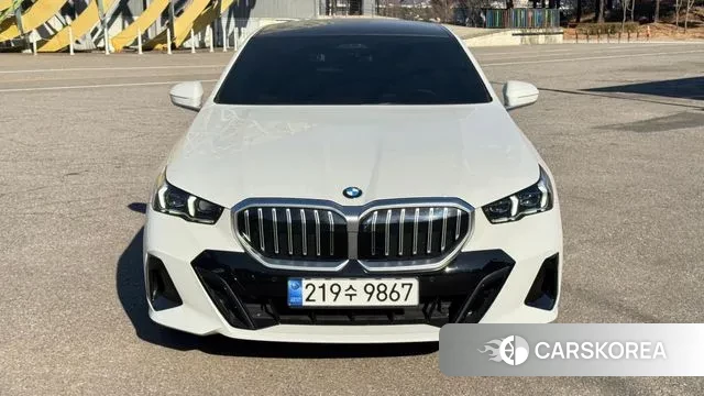 BMW 5 Series (G60) 2024 Белый из Кореи