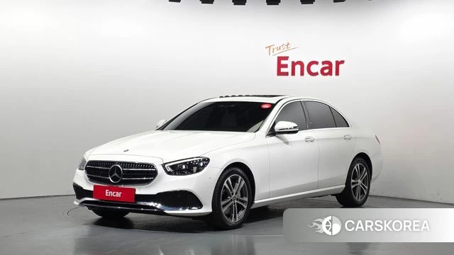 Mercedes-Benz E-Class W213 2021 Белый из Кореи