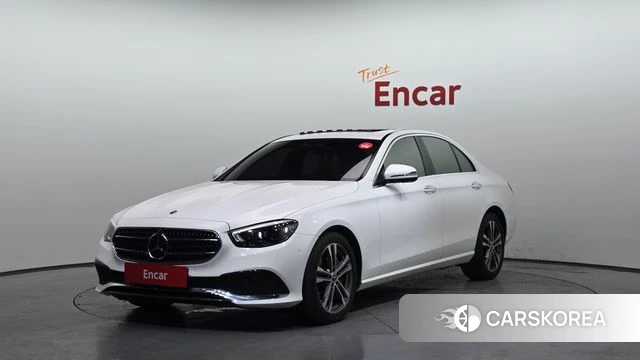 Mercedes-Benz E-Class W213 2021 Белый из Кореи