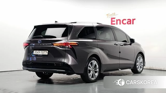 Toyota Sienna 4th Generation 2022 Серый из Кореи