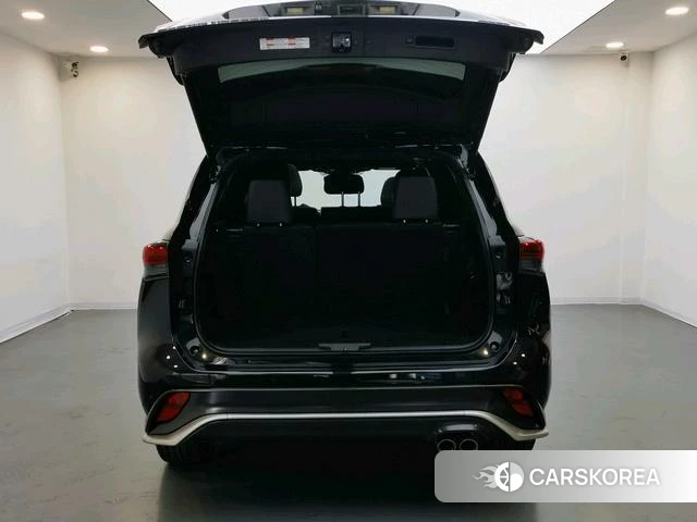 Toyota Crown Lufang 2022 Черный из Китая