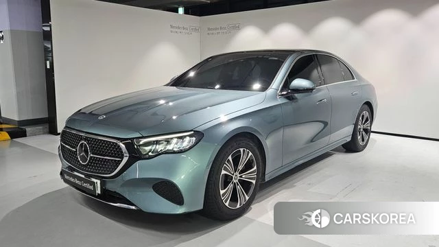 Mercedes-Benz E-Class W214 2025 Синий нефрит из Кореи
