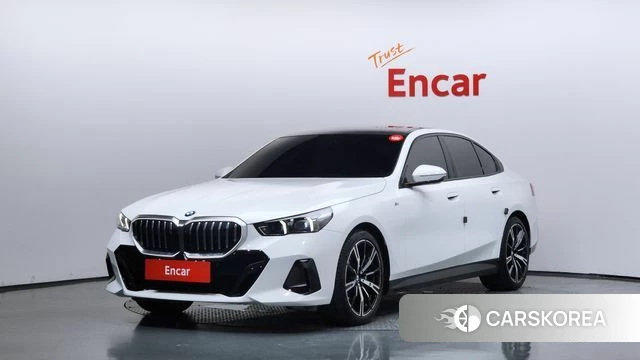 BMW 5 Series (G60) 2025 Белый из Кореи