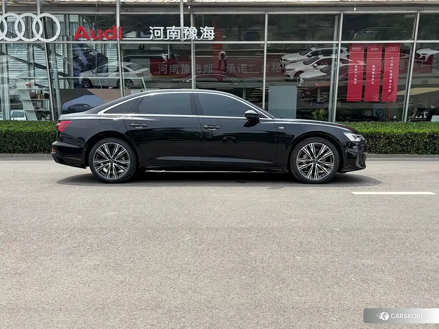 Audi A6L 2022 Черный из Китая, фото 2