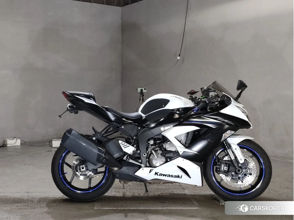 Проданный Kawasaki ZX-6R NINJA 2014 из Японии
