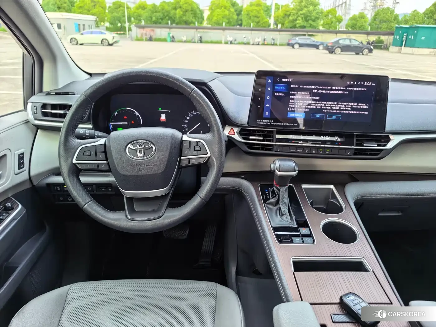 Toyota Granvia 2024 Белый из Китая