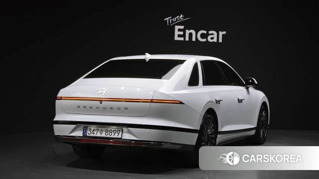 Hyundai Grandeur Hybrid (GN7) 2023 Белый из Кореи