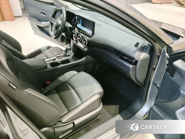 Nissan Xuan Yi 2025 Серебристо-серый из Китая