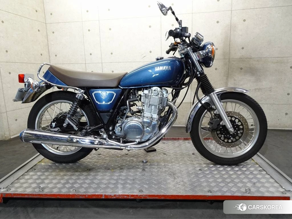 Проданный Yamaha SR 400 2019 из Японии