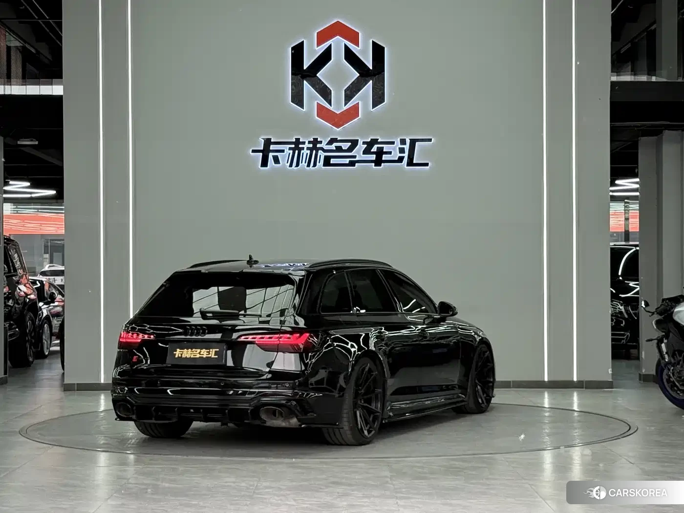Audi RS 4 2024 Черный из Китая