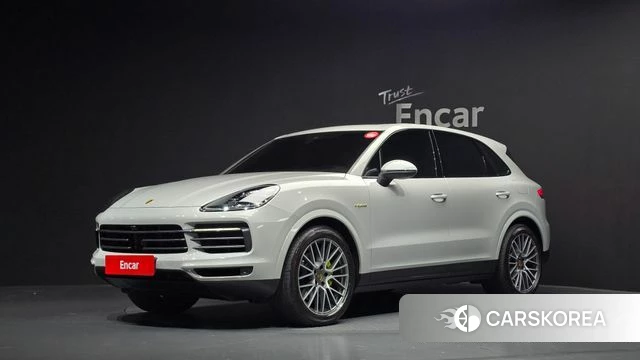 Porsche Cayenne (PO536) 2023 Серебристо-серый из Кореи