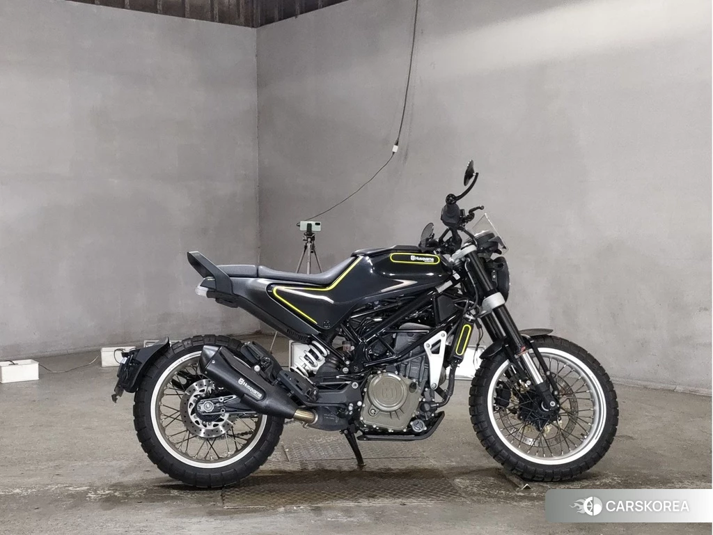 Проданный Husqvarna SVARTPILEN 401 2018 из Японии
