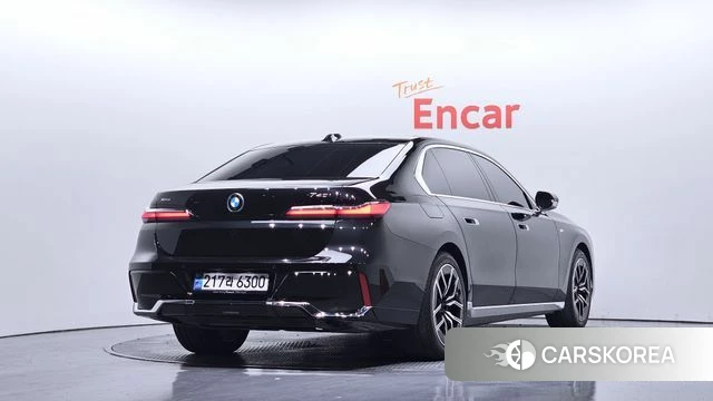 BMW 7 Series (G70) 2024 Черный из Кореи