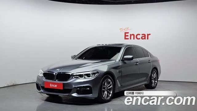 BMW 5 Series (G30) 2018 Серебристо-серый из Кореи