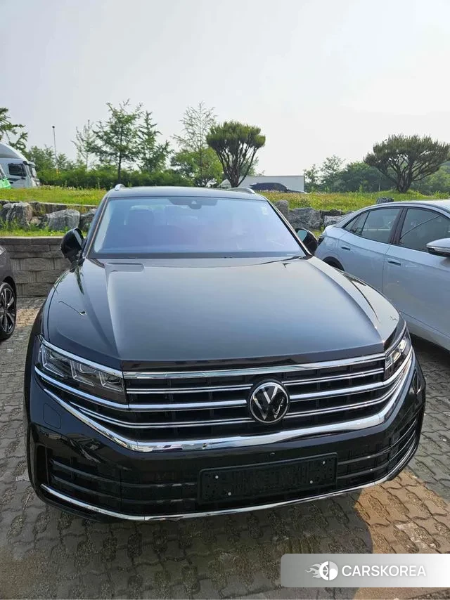Volkswagen Touareg 3rd generation 2024 Черный из Кореи