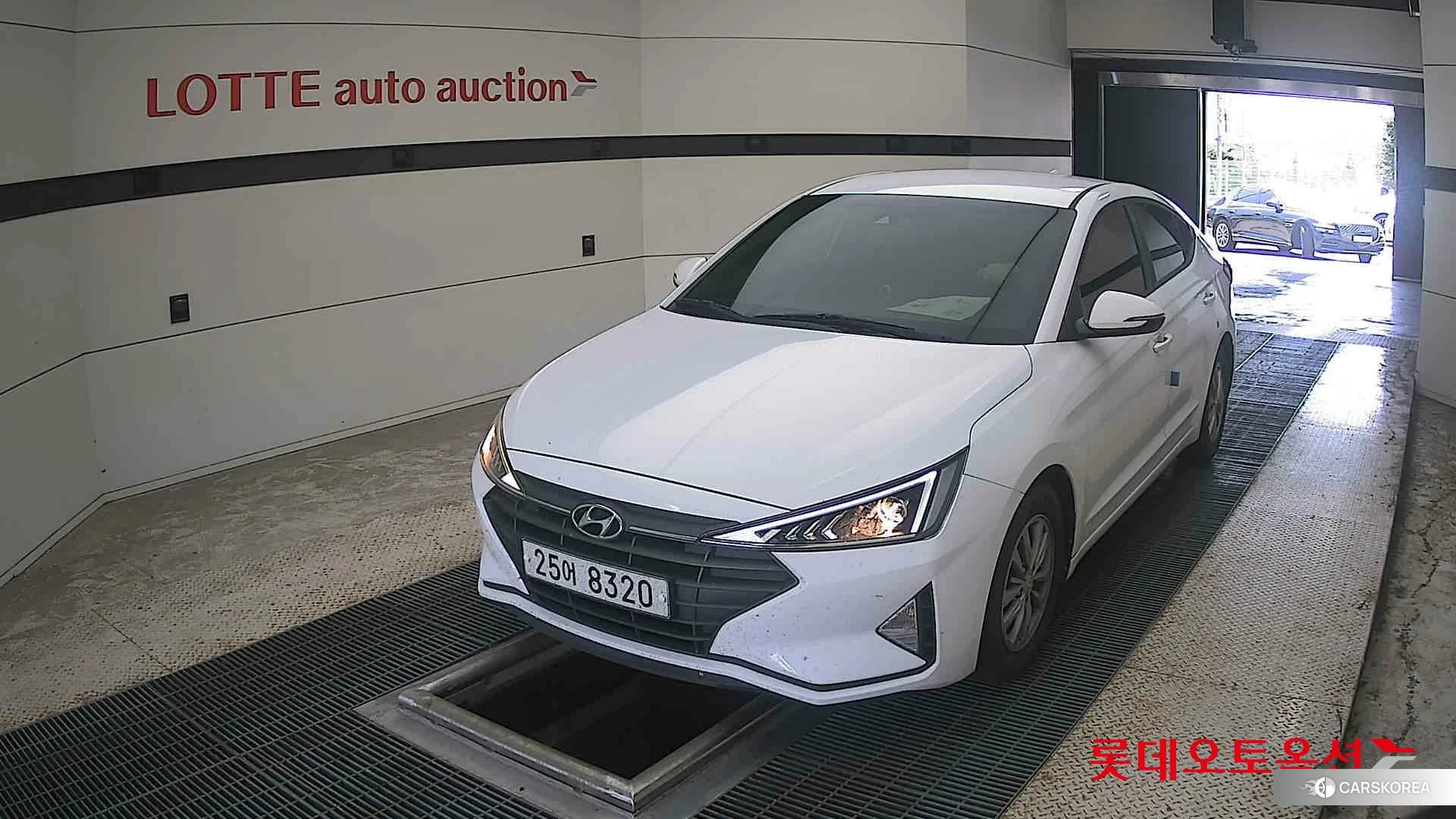 Hyundai Avante 2019 Белый из Кореи