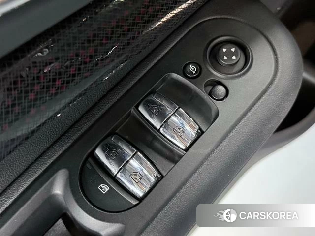 MINI CLUBMAN 2024 Черный из Китая