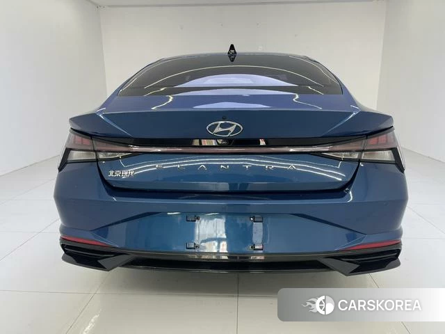Hyundai Elantra 2022 Синий из Китая