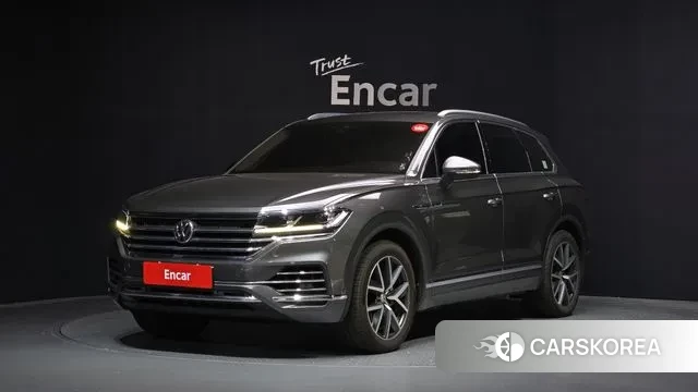 Volkswagen Touareg 3rd generation 2020 Серый из Кореи