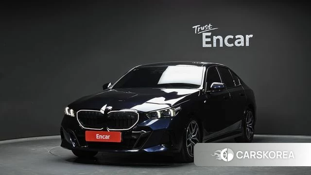 BMW 5 Series (G60) 2024 Синий из Кореи