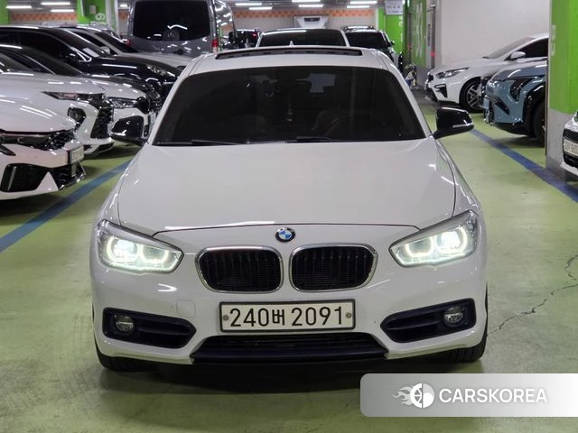 BMW 1 Series (F20) 2018 Белый из Кореи