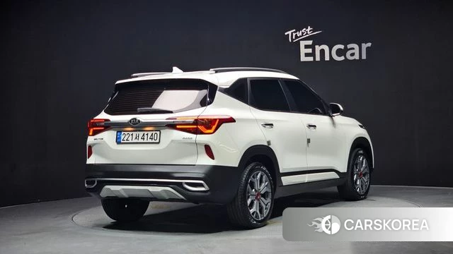 Kia Seltos 2020 Белый из Кореи