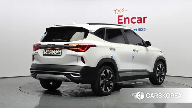 Kia Seltos 2022 Белый из Кореи