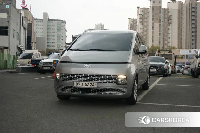 Hyundai Staria 2021 Серебряный из Кореи