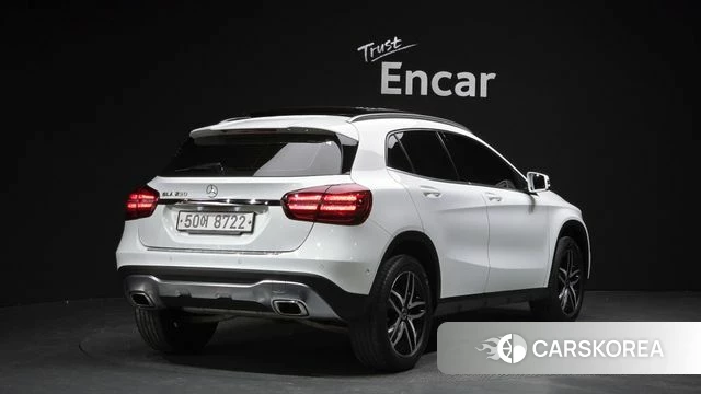 Mercedes-Benz GLA-Class X156 2018 Белый из Кореи