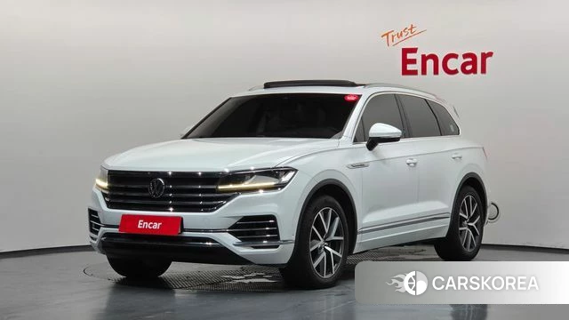 Volkswagen Touareg 3rd generation 2020 Белый из Кореи