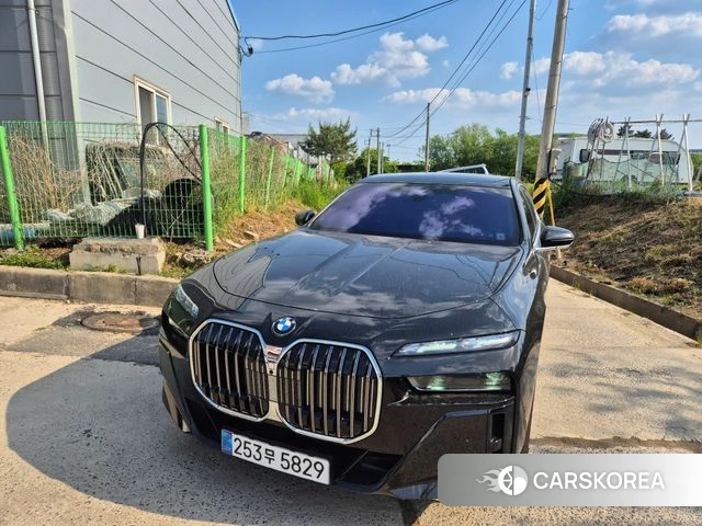 BMW 7 Series (G70) 2025 Черный из Кореи