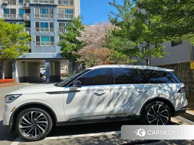 Lincoln Aviator 2nd generation 2021 Белый из Кореи