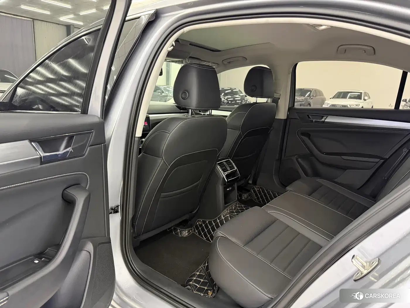Skoda Superb 2024 Silver/gray из Китая