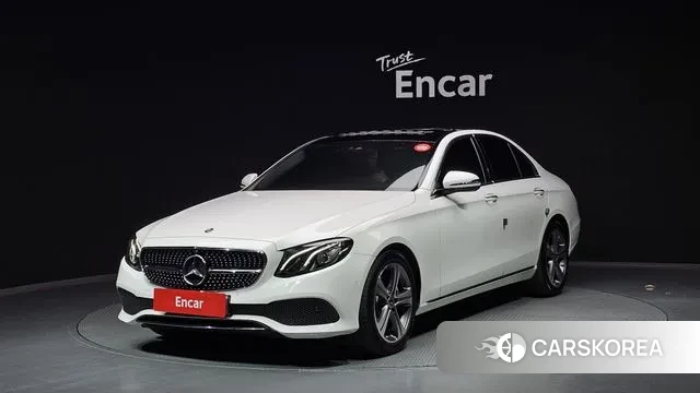 Mercedes-Benz E-Class W213 2018 Белый из Кореи