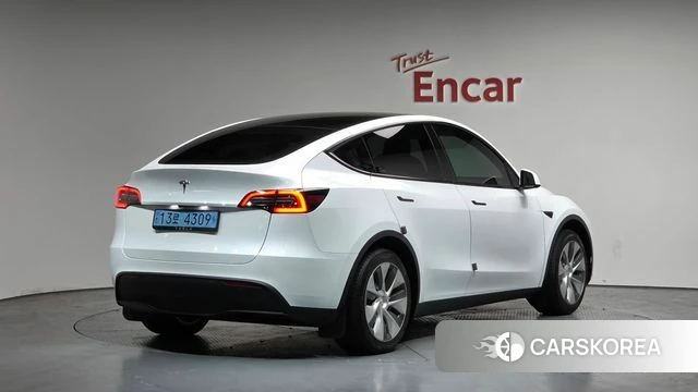 Tesla Model Y 2024 Белый из Кореи