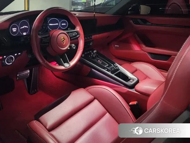 Porsche 911(992) 2024 Черный из Кореи