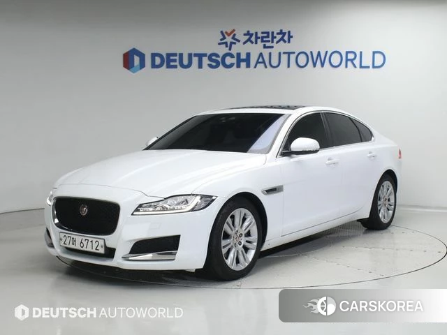 Jaguar XF (X260) 2018 Белый из Кореи