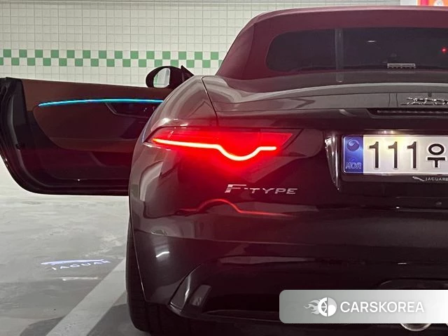 Jaguar F-TYPE 2019 Черный из Кореи